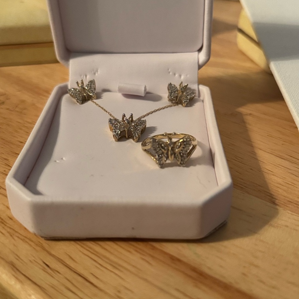 Elegant Gold Butterfly Jewelry Set